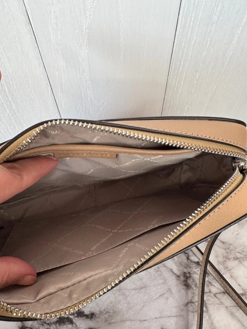 Michael Kors Jet Set Tan Leather Crossbody with Chain Strap - Picture 10 of 14
